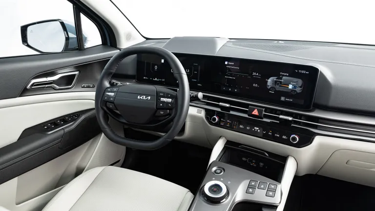 003 2026 Kia Sportage Hybrid