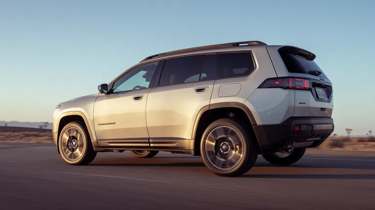 017 2025 Mazda CX50 vs Jeep Cherokee